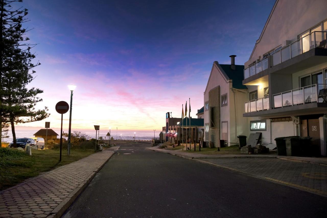 The Point Hotel & Spa Мозел Бей Екстериор снимка