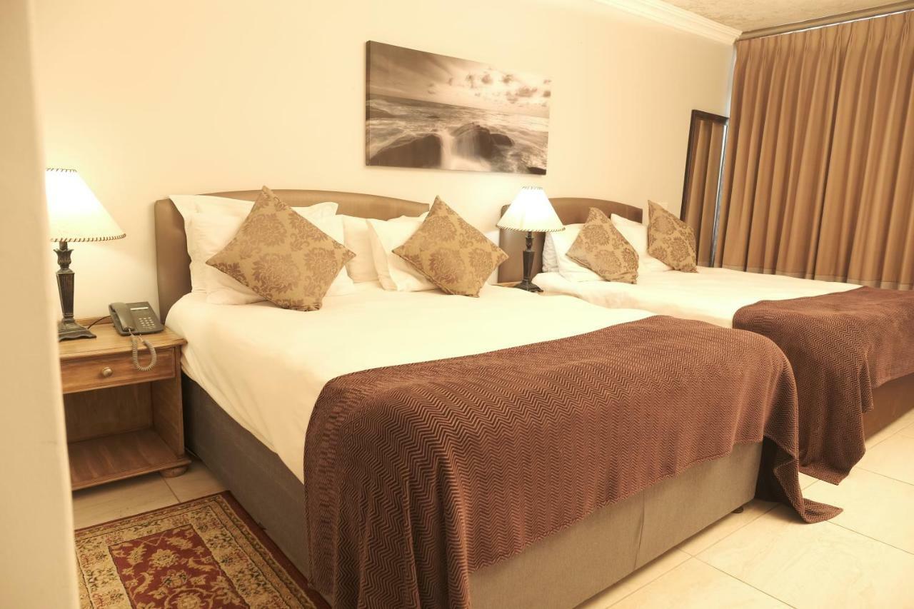 The Point Hotel & Spa Мозел Бей Екстериор снимка