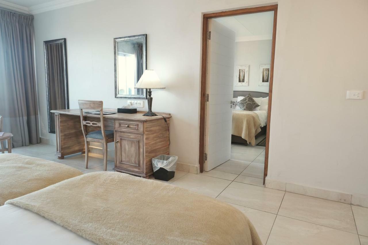The Point Hotel & Spa Мозел Бей Екстериор снимка