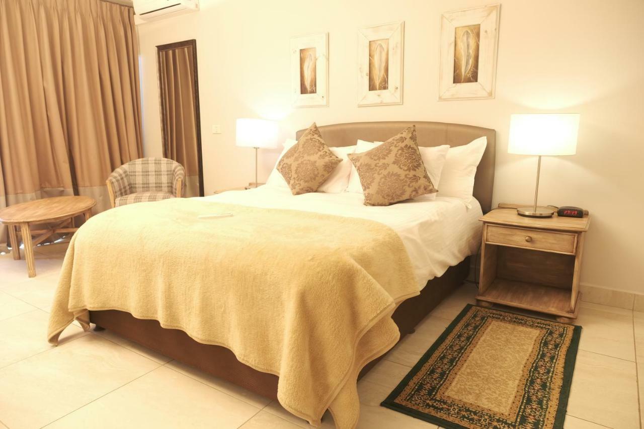 The Point Hotel & Spa Мозел Бей Екстериор снимка