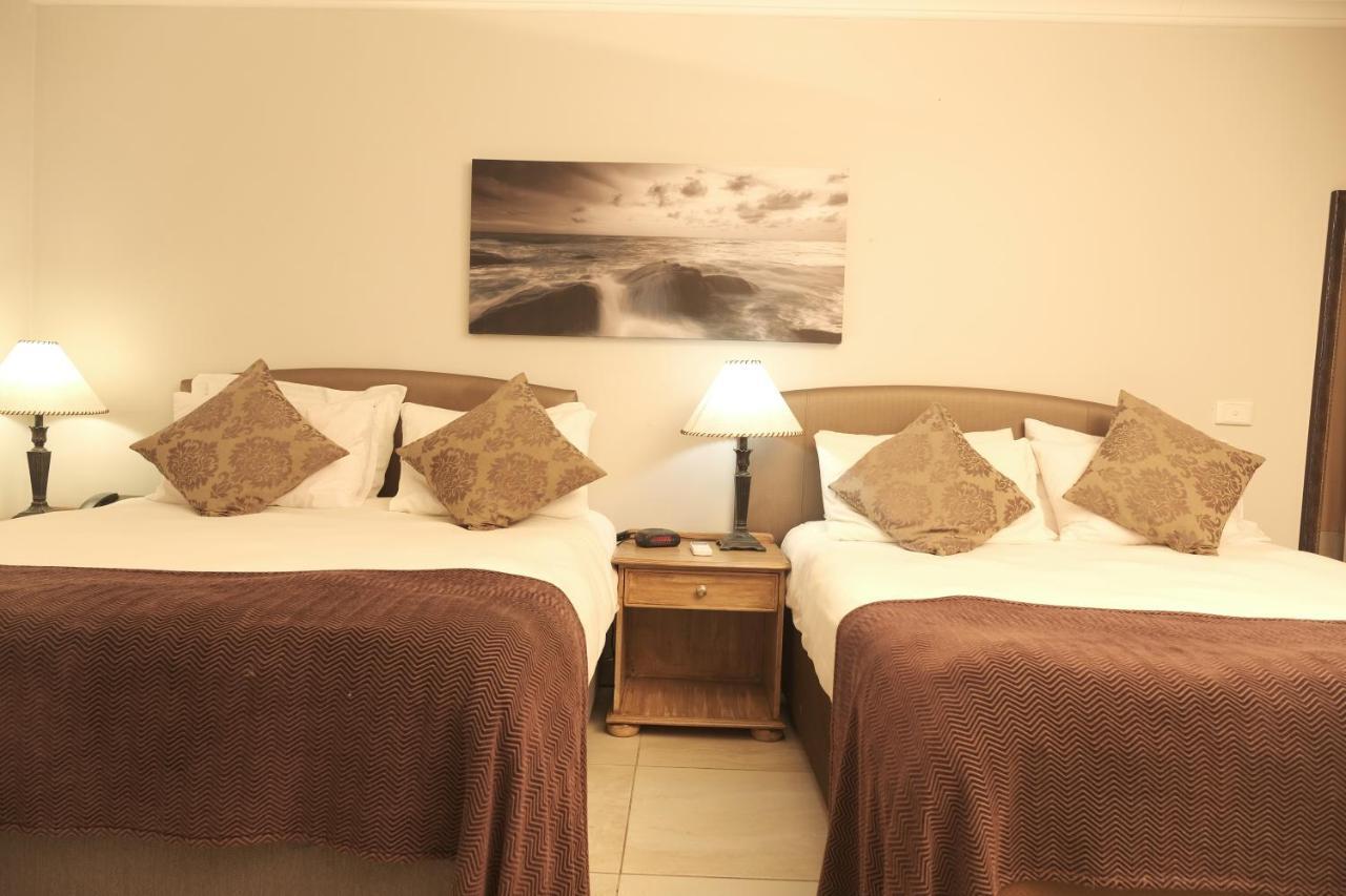 The Point Hotel & Spa Мозел Бей Екстериор снимка